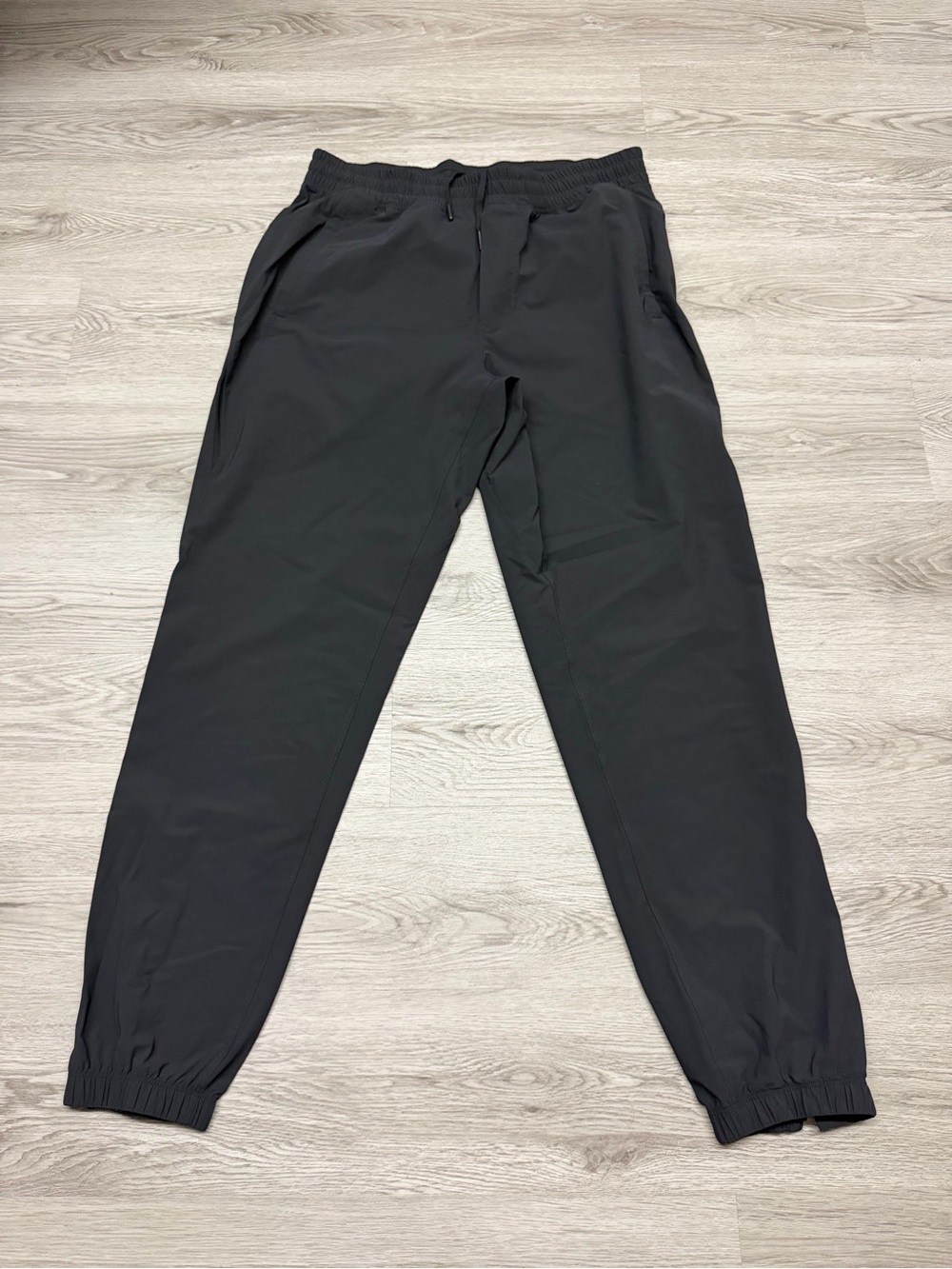 Lululemon Men's Black Athletic Jogger Pants - Comfortable Everyday Fit